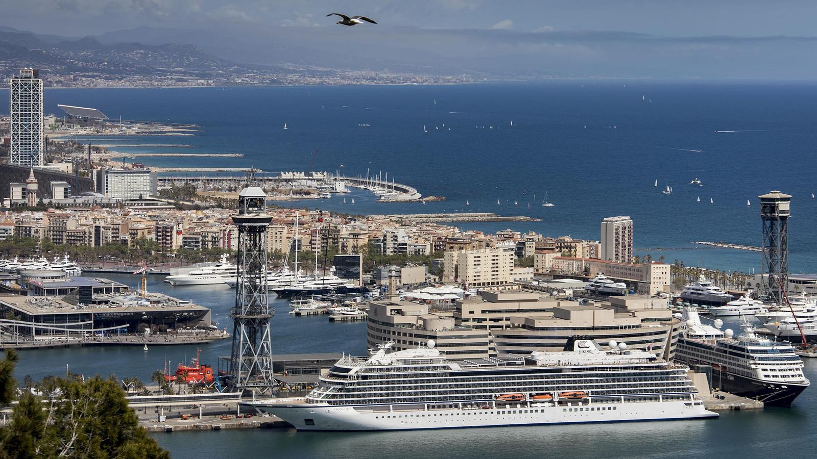 Cruceros en el puerto de Barcelona