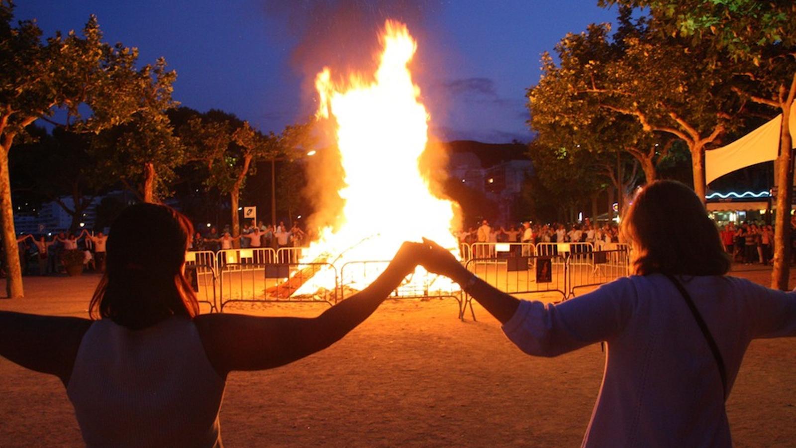 Saint John's bonfire in Sant Feliu de Guíxols