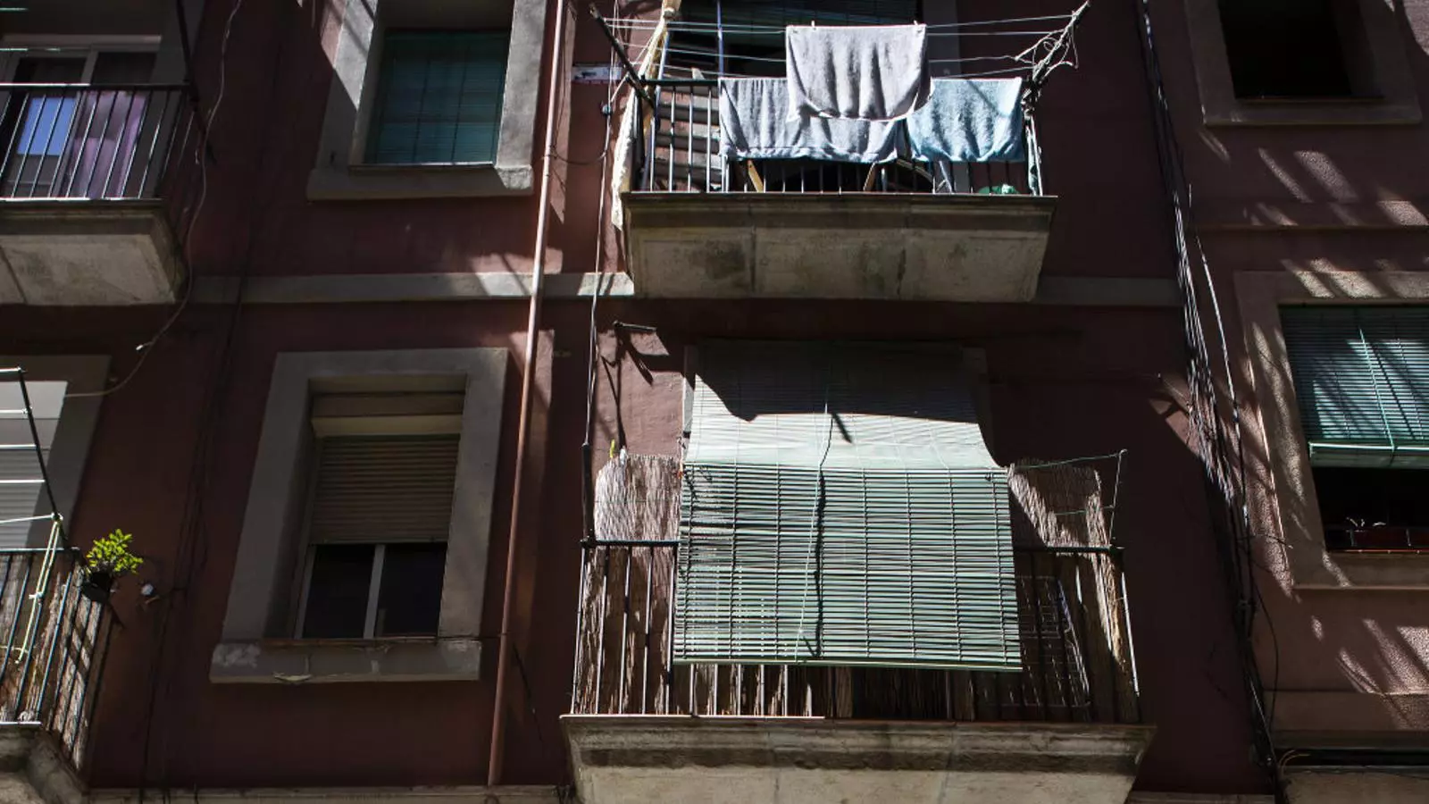 Una fotografia del número 21 del carrer de Sant Vicenç, que actualment és un espai de coworking.