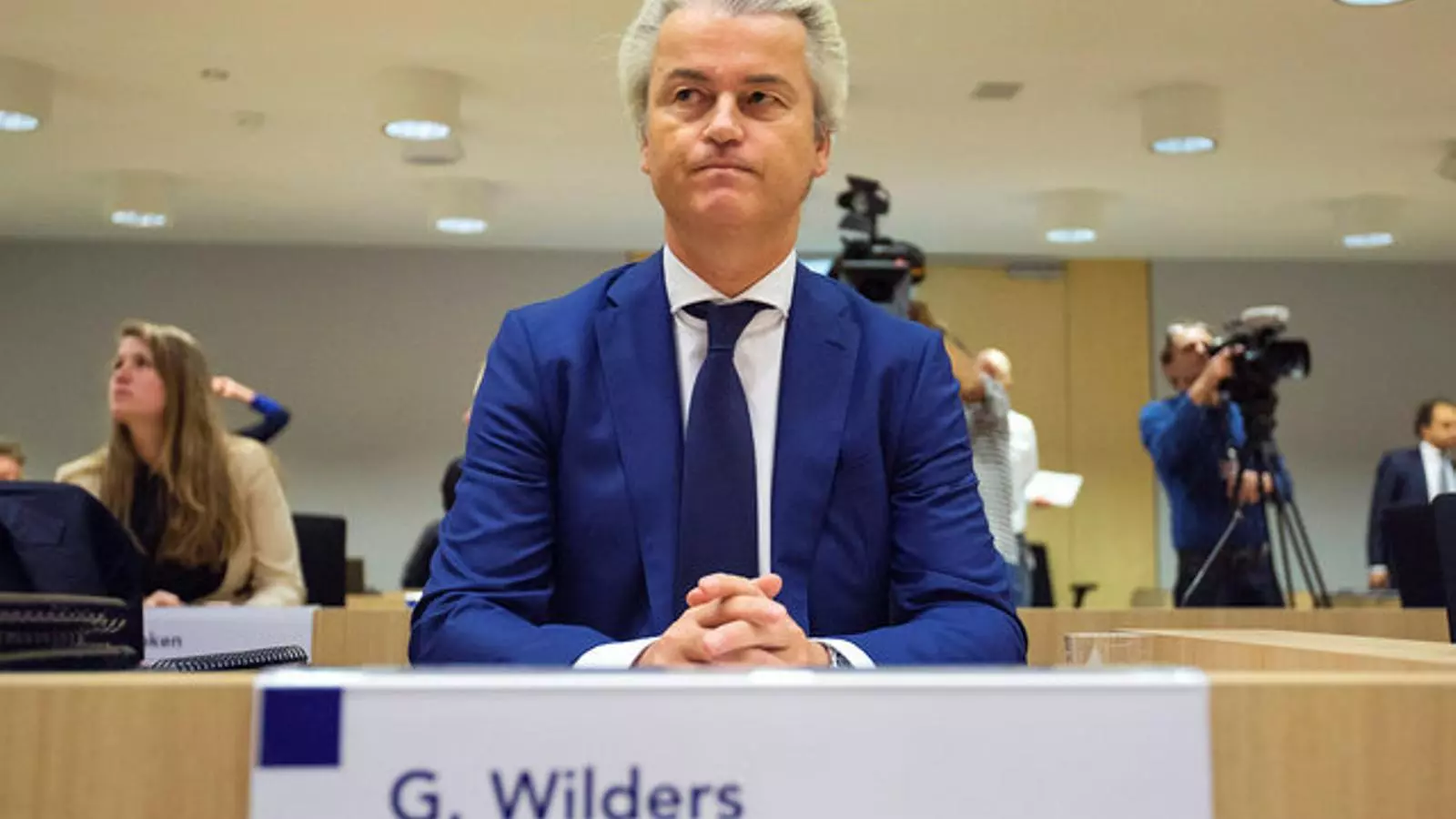 El líder de la ultradreta holandesa, Geert Wilders, a la sala del tribunal.