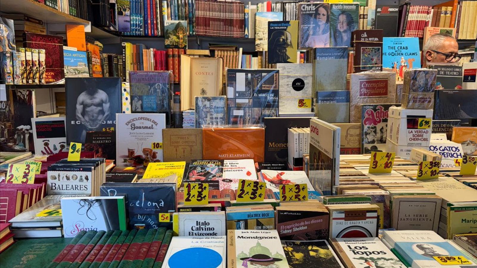 One of the stalls of the 75th Fair of Second-hand, Antique and Modern Books