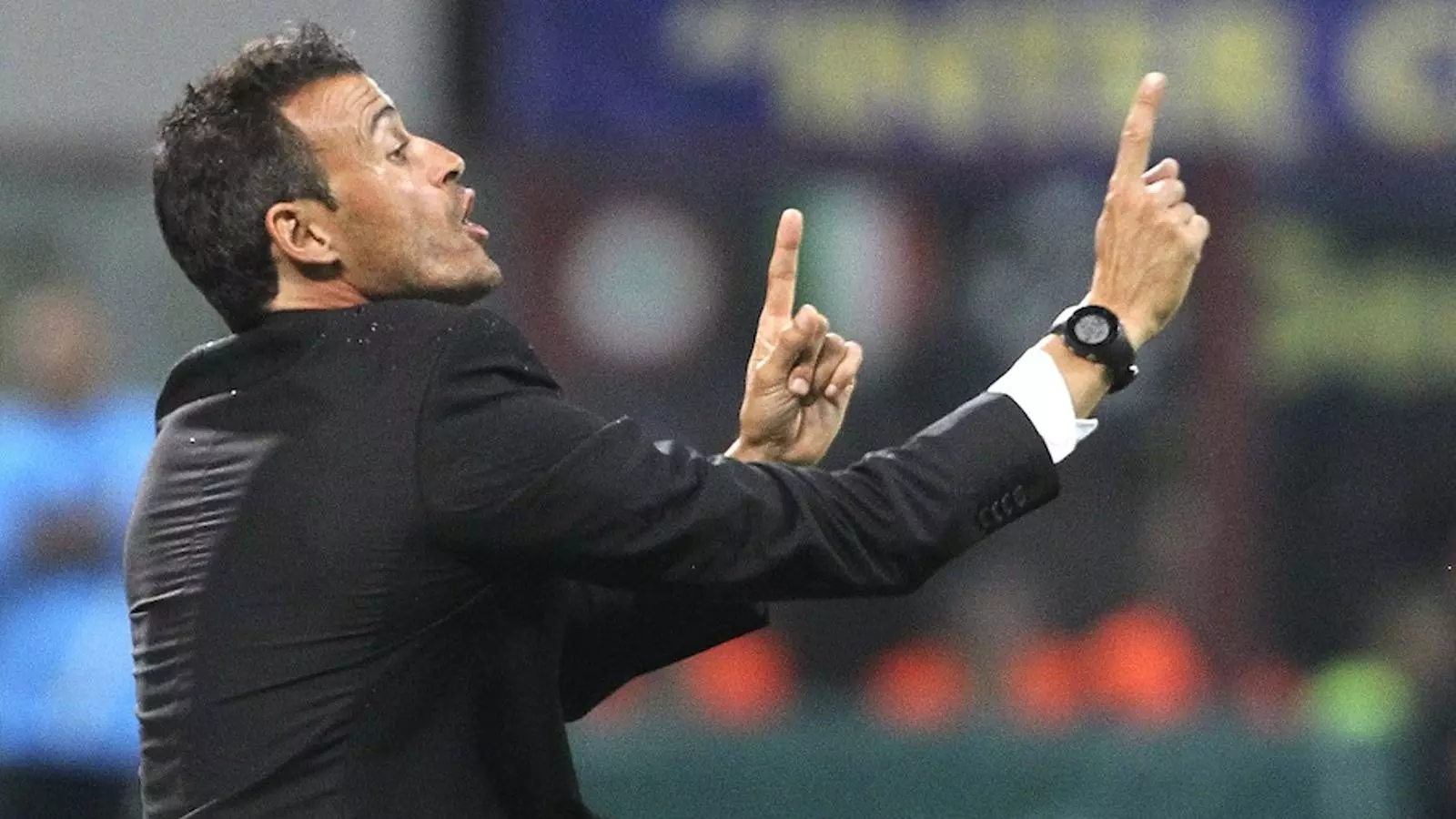 Luis Enrique, donant instruccions