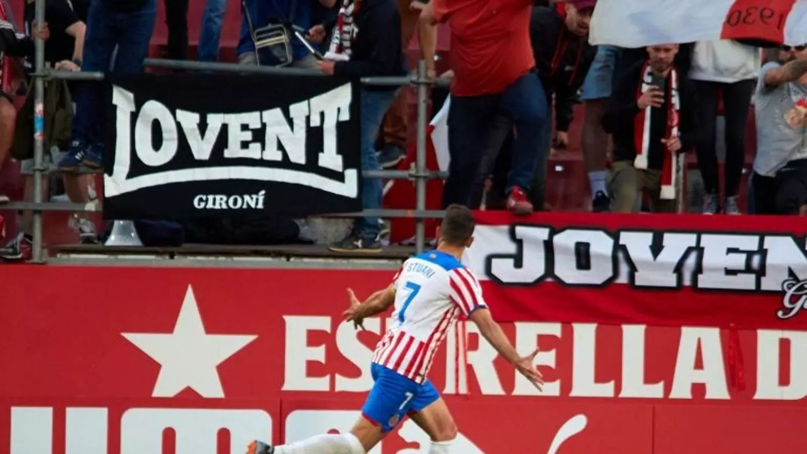 Stuani, celebrant el primer gol del partit