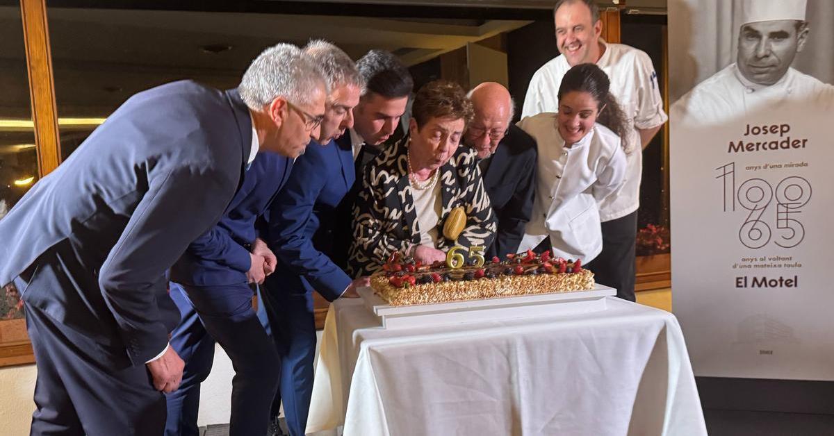“No ens deixeu mai!”, cridava un senyor. “Tornar!”, “Hospitalitat!”, “Festa major!”. La gent del públic compartia en què pensaven quan els venia al cap el Motel Empordà....