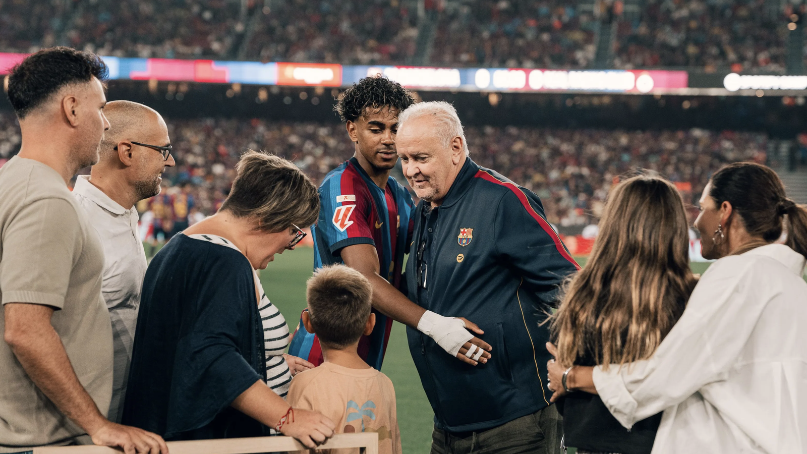 Carles Naval and Lamine Yamal during the commemoration event of the 40 years of the former as Barça delegate