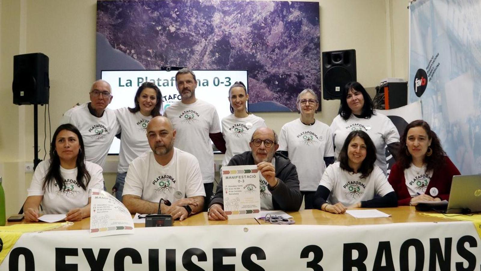Representantes de la Plataforma 0-3, en la convocatoria de la manifestación del sábado en Barcelona.