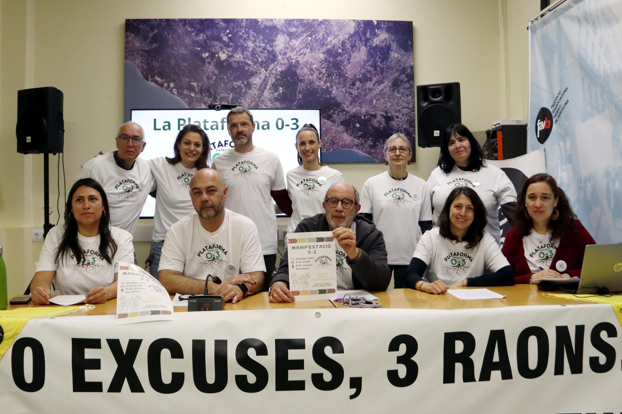 Representants de la Plataforma 0-3, a la convocatòria de la manifestació de dissabte a Barcelona.