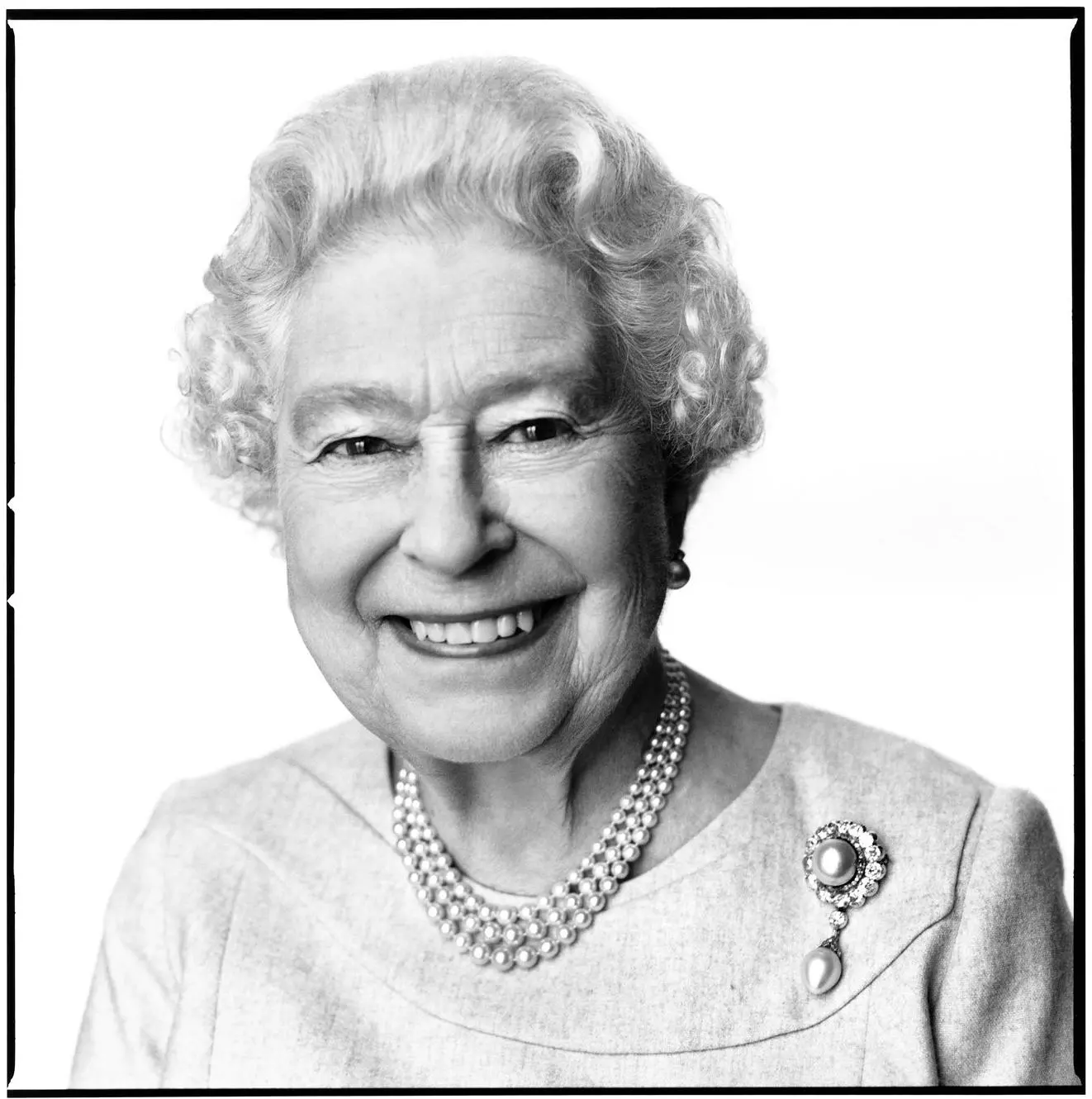 Reina de un
Mundo cada vez menos real
