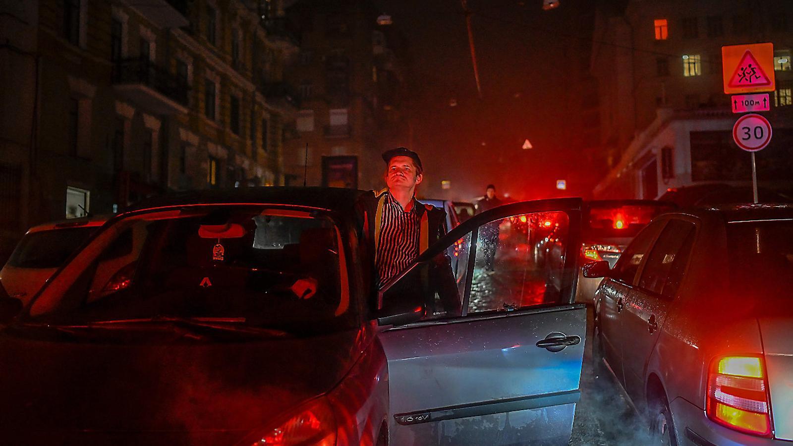 Kíiv tem més atacs mentre restableix la xarxa elèctrica