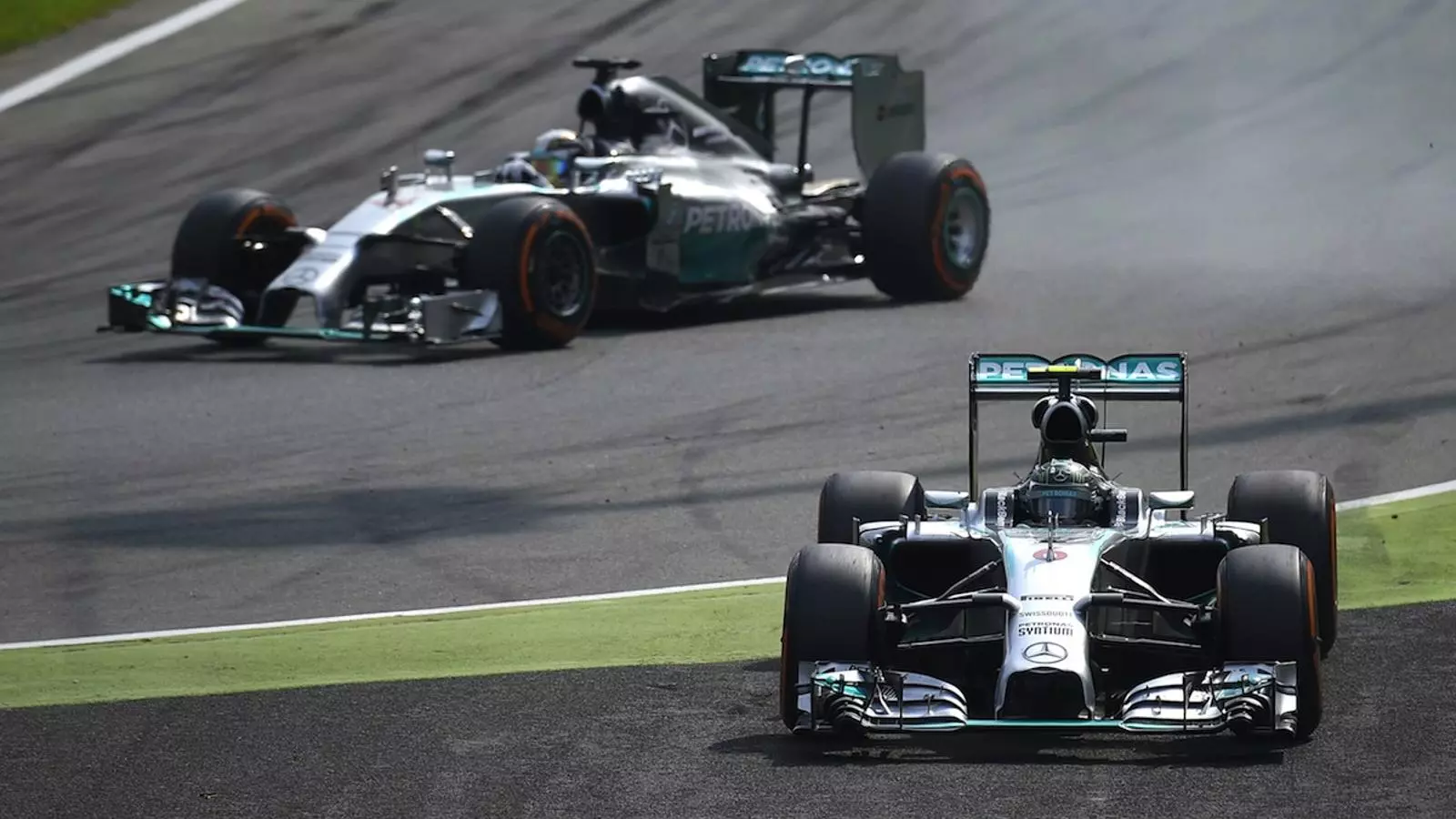 Nico Rosberg se salta la xicana i Hamilton recupera la primera posició al GP d'Itàlia / OLIVIER MORIN / AFP PHOTO