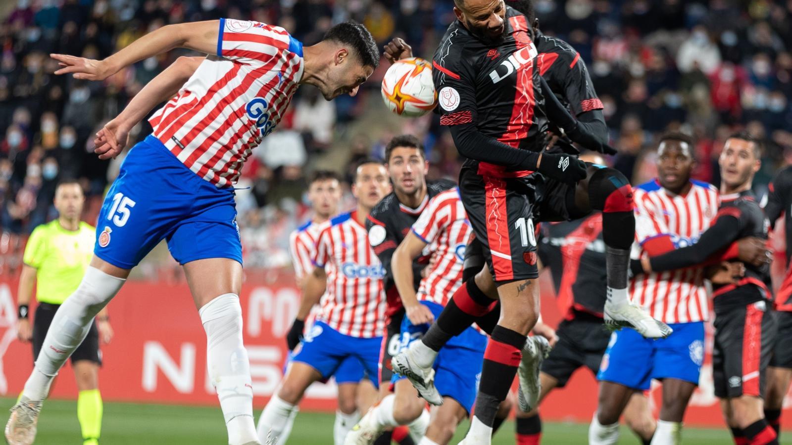 El Girona, atacant contra el Rayo durant el partit de la Copa del Rei