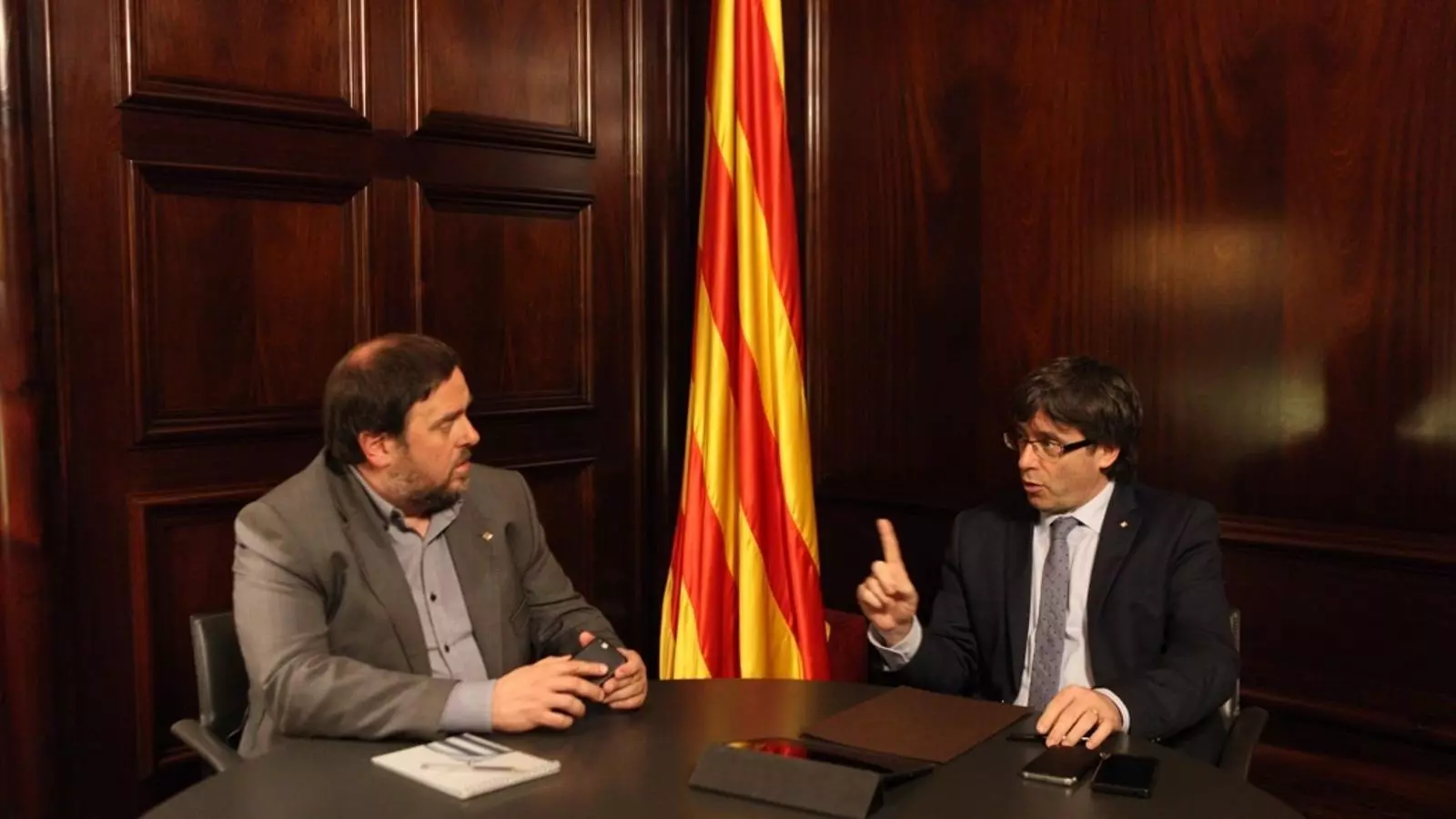 Carles Puigdemont i Oriol Junqueras s'han reunit al Parlament
