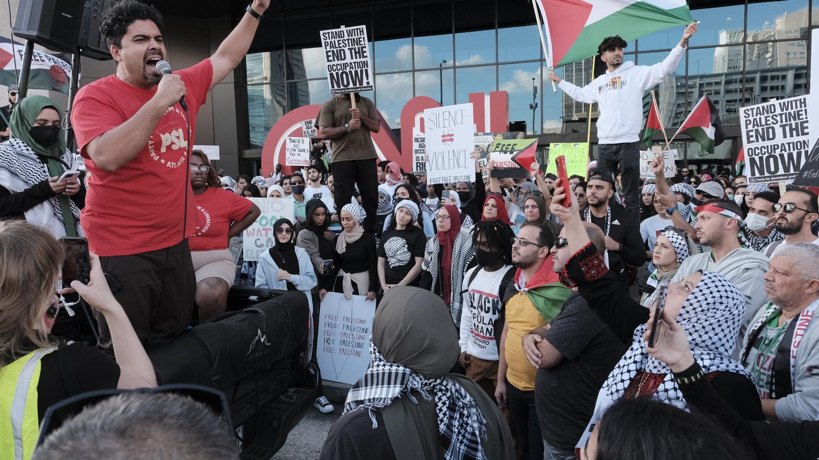 Manifestació en suport a Palestina davant la seu de la CNN a Atlanta