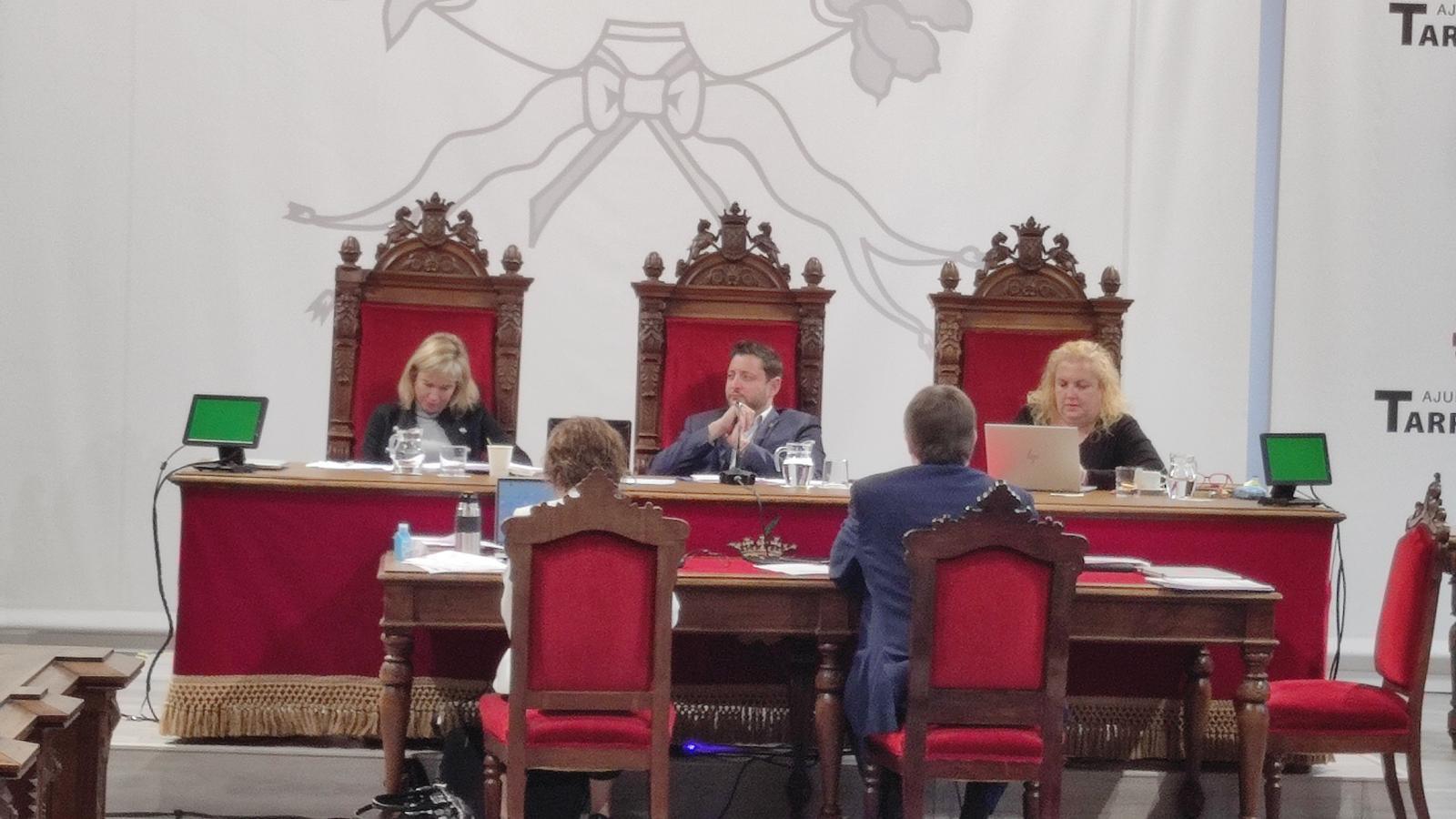 Mayor Rubén Viñuales during the approval of the budget