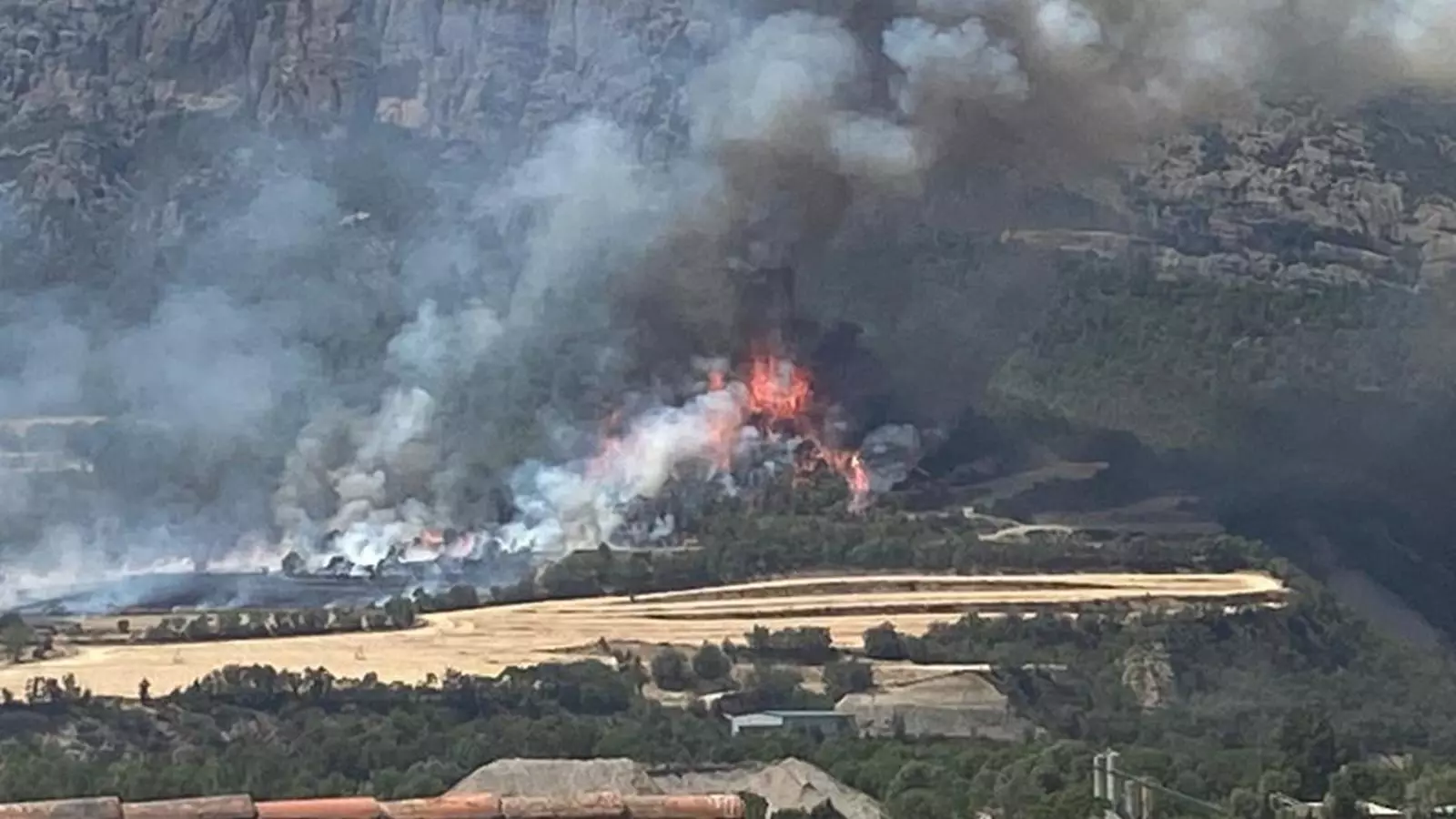 L'incendi de vegetació entre Peramola i Oliana.
