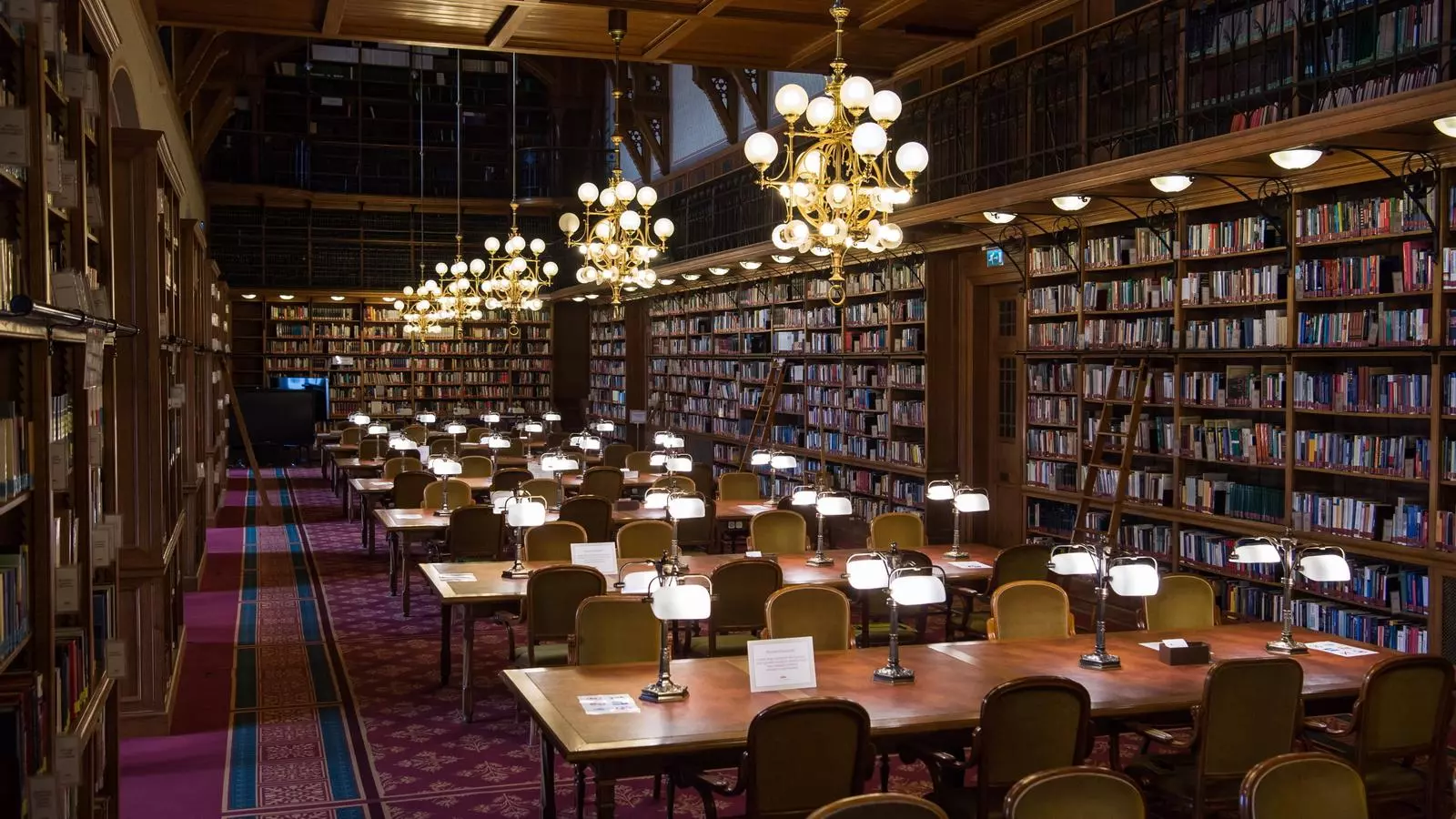 Una biblioteca a Budapest.
