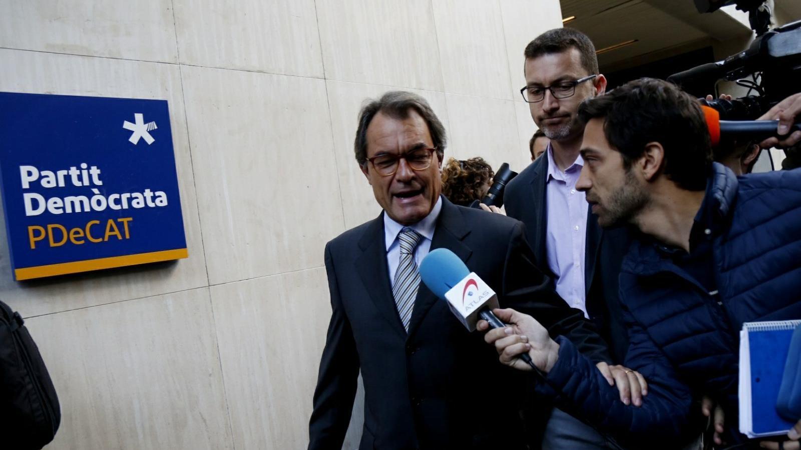 Artur Mas arriba a la seu del PDECat