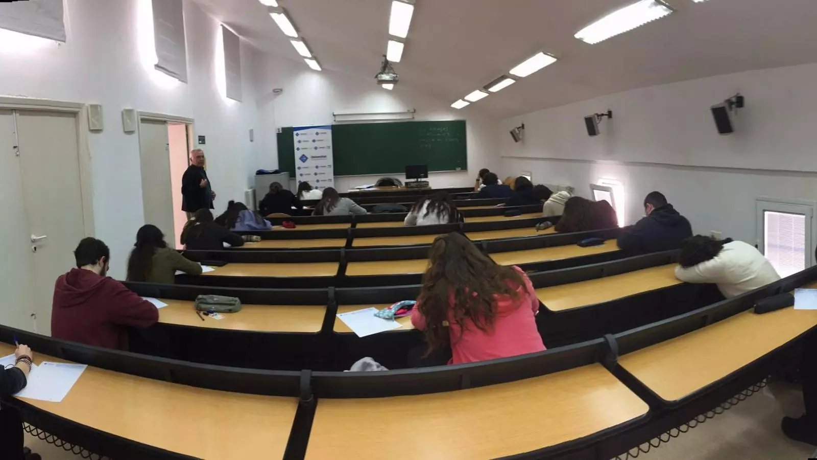 Estudiants a les dependències de la UIB a Menorca, a Can Salort.
