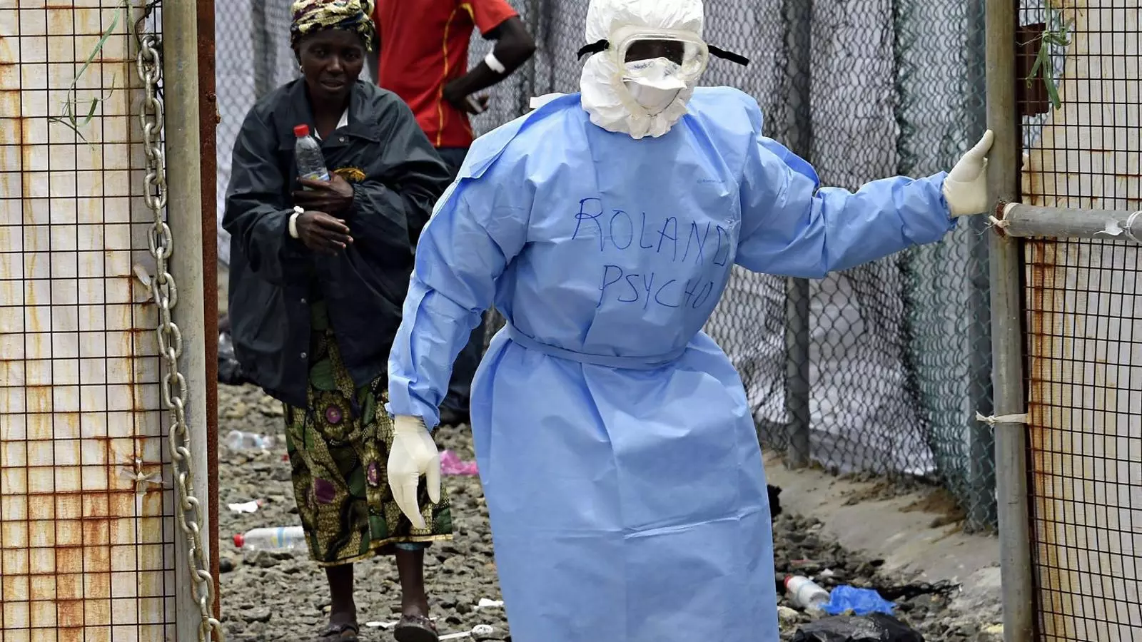 No s’hauria pogut eradicar l’Ebola sense la difícil tasca del personal sanitari que ha atès els infectats sobre el terreny.