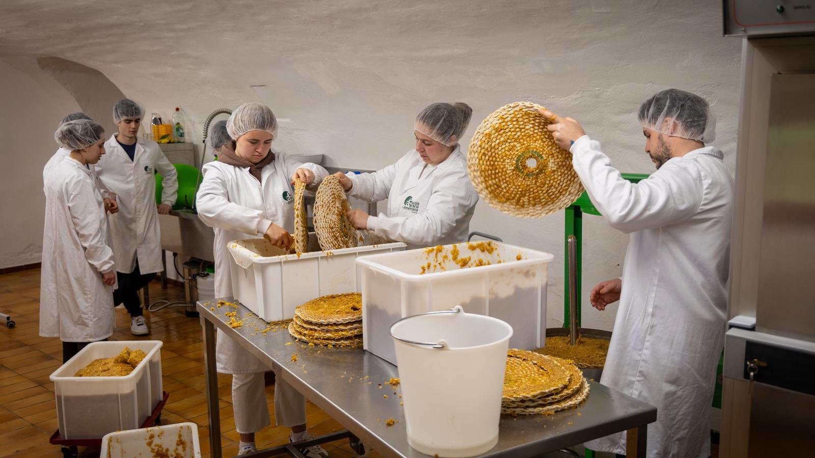 The EAA of Empordà trains professionals to improve the quality and production processes of the agri-food industry.