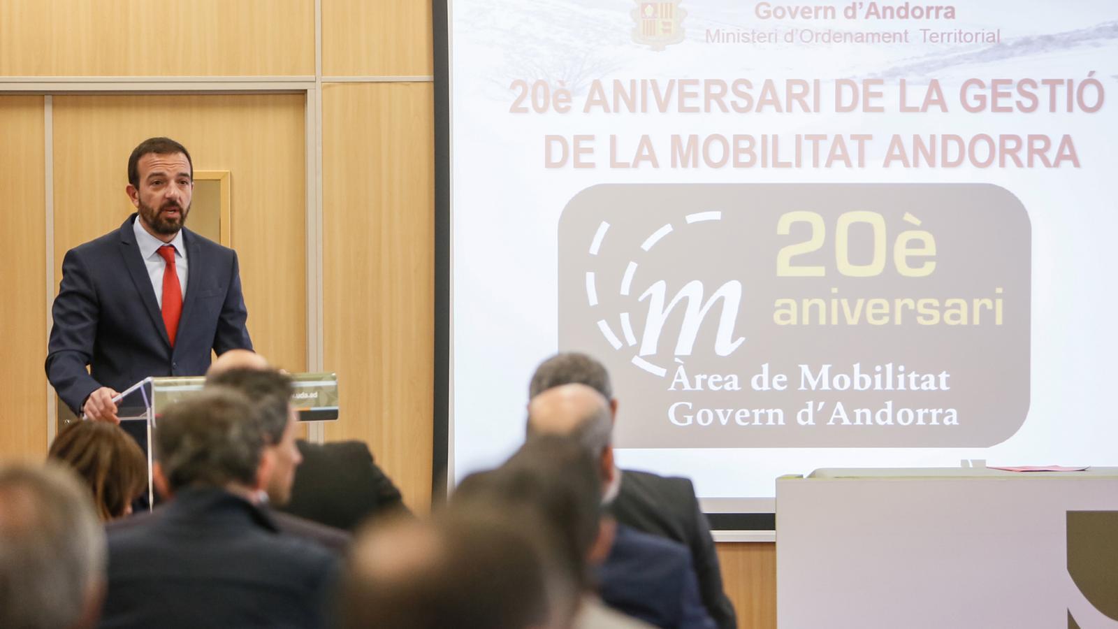 El ministre d’Ordenament Territorial, Jordi Torres, durant la inauguració de la jornada tècnica de Mobilitat. / SFG