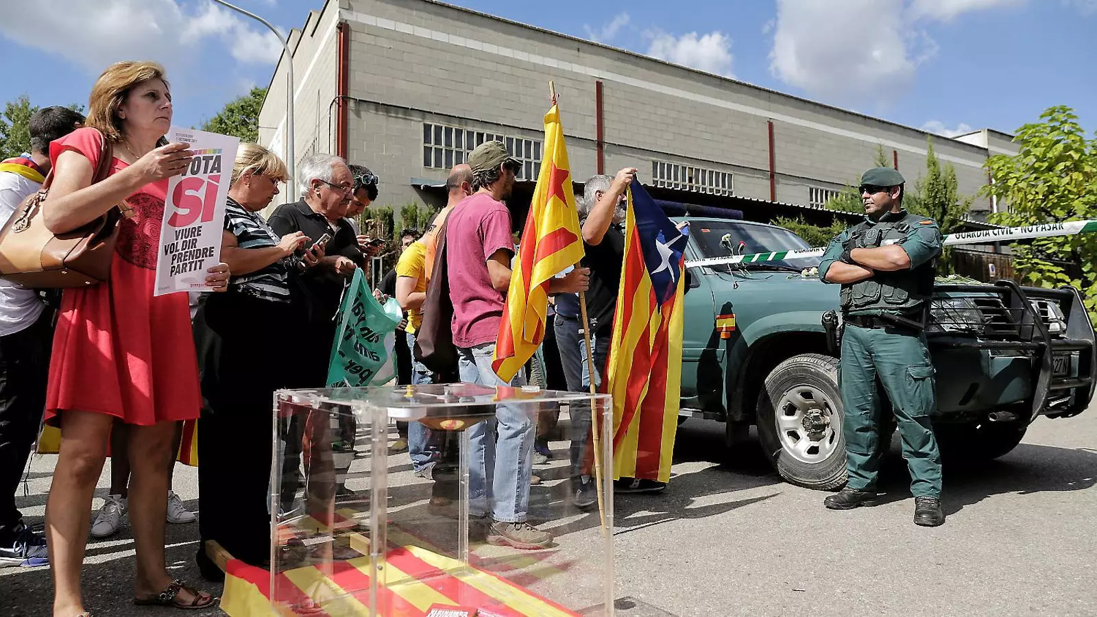 La Guàrdia Civil requisa a Bigues i Riells 10 milions de paperetes