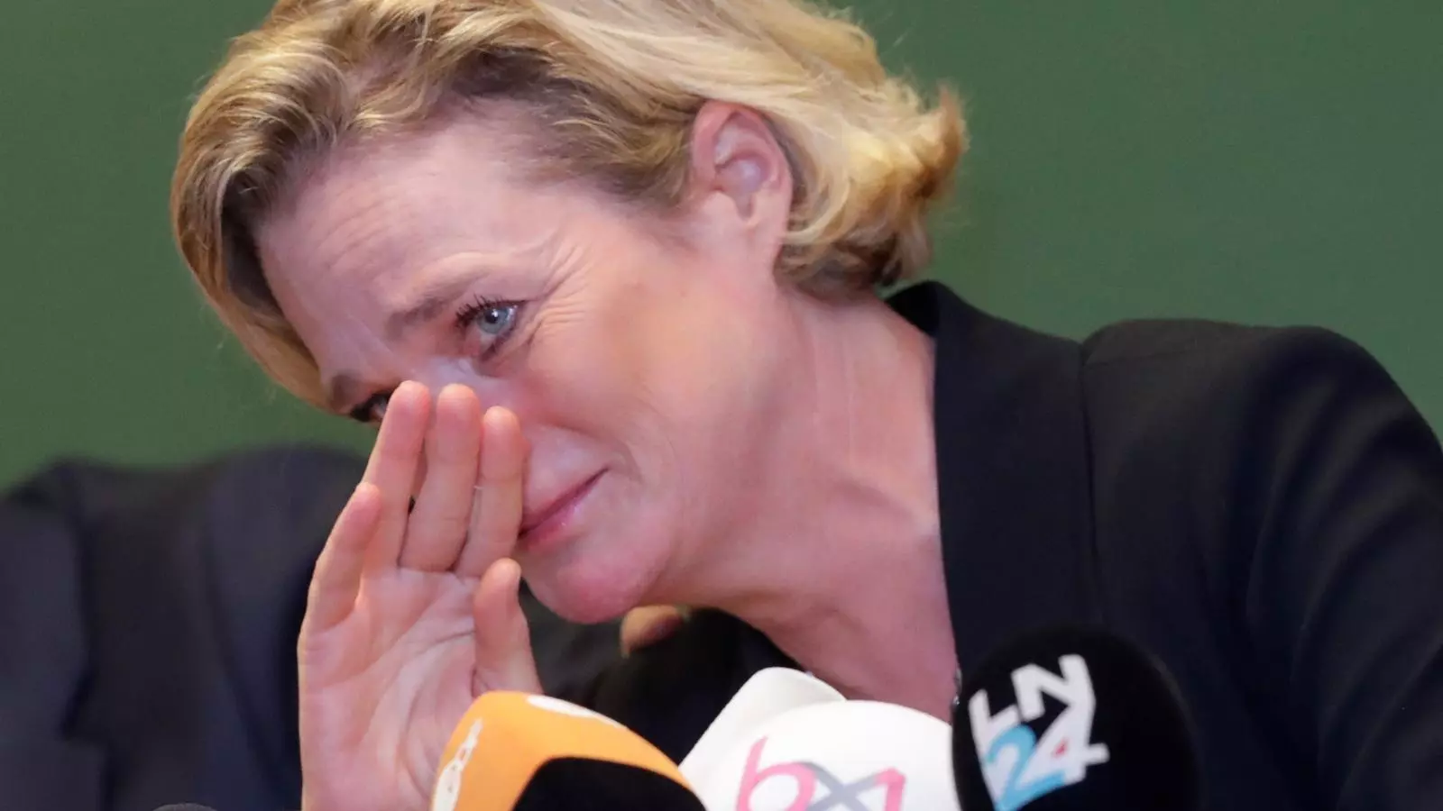 Delphine Boël és oficialment princesa després de ser reconeguda com a filla d'Albert II de Bèlgica en la roda de premsa posterior a conèixer-se la decisió judicial