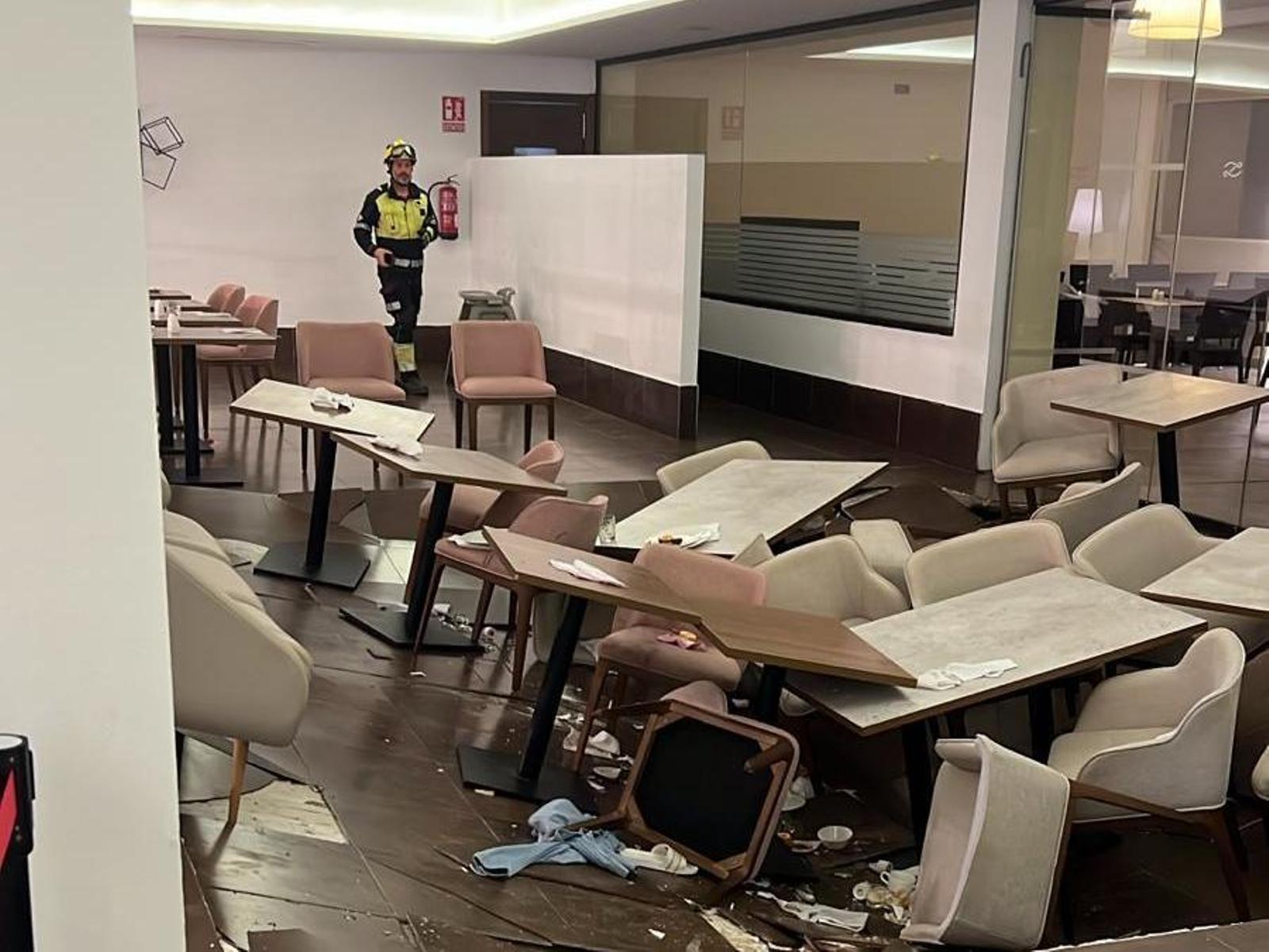 Part del menjador esfondrat.