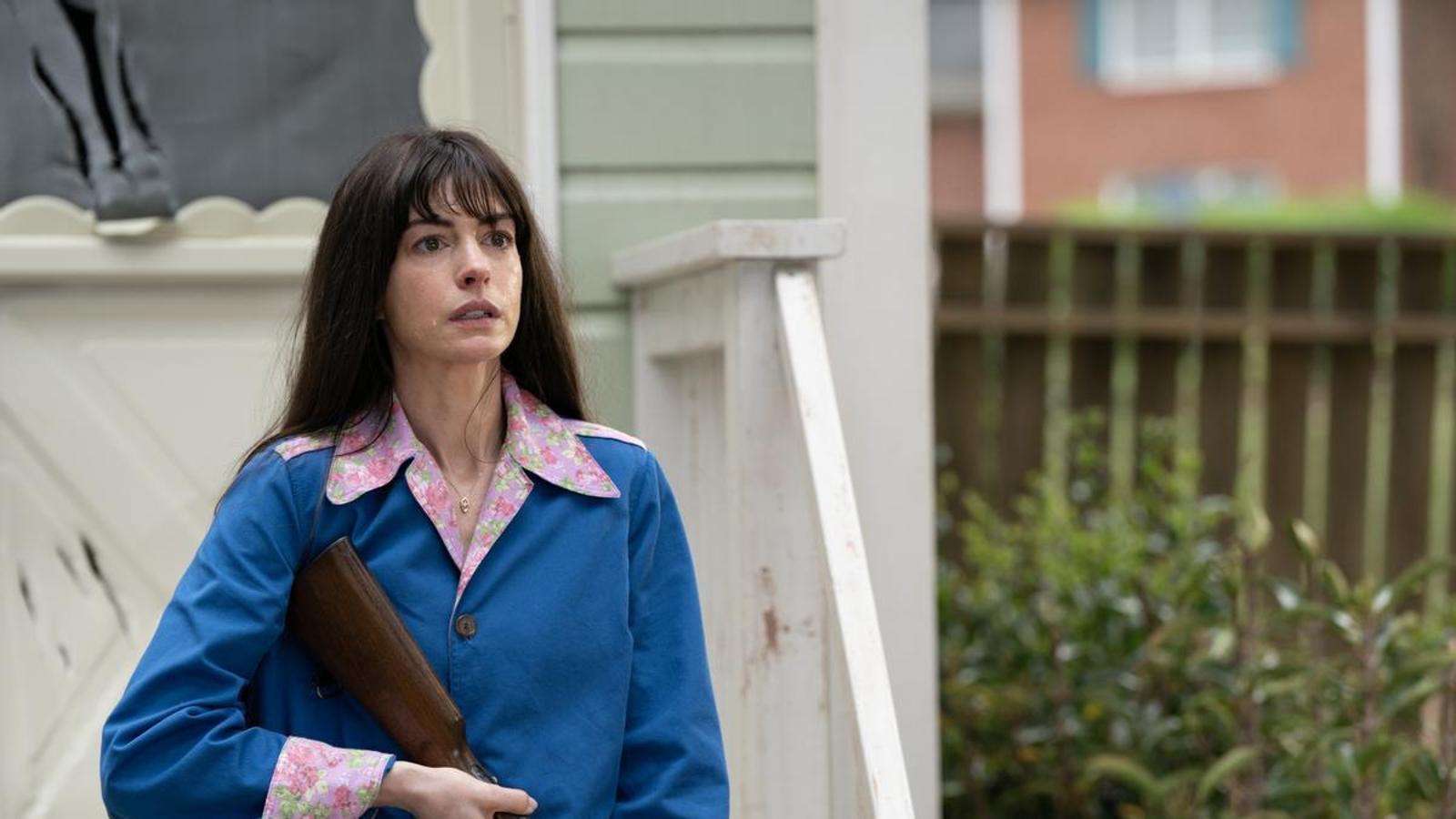 Anne Hathaway in 'The End of Oak Street'.