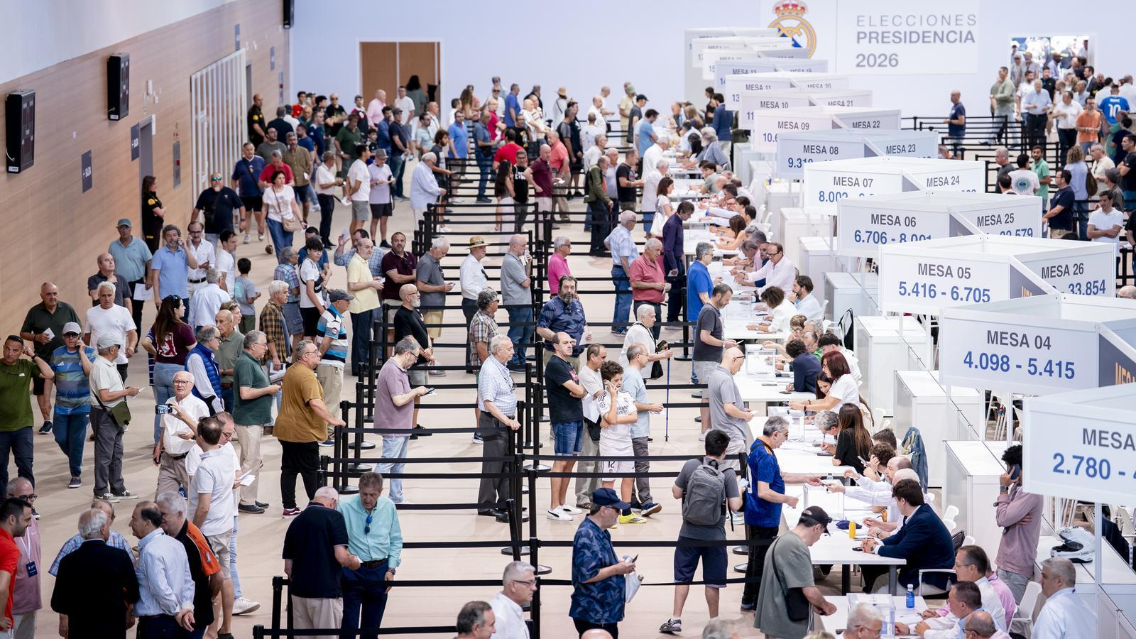 The queues at Valdebebas in the vote to choose the new president of Real Madrid