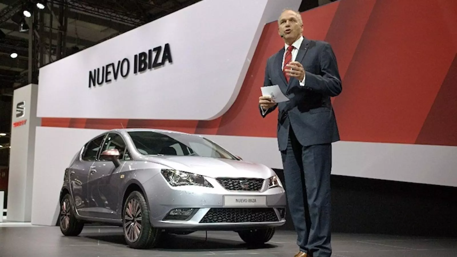 El president de Seat, Jürgen Stackmann, a la presentació del nou Ibiza al Saló de l'Automòbil de Barcelona. CÈLIA ATSET