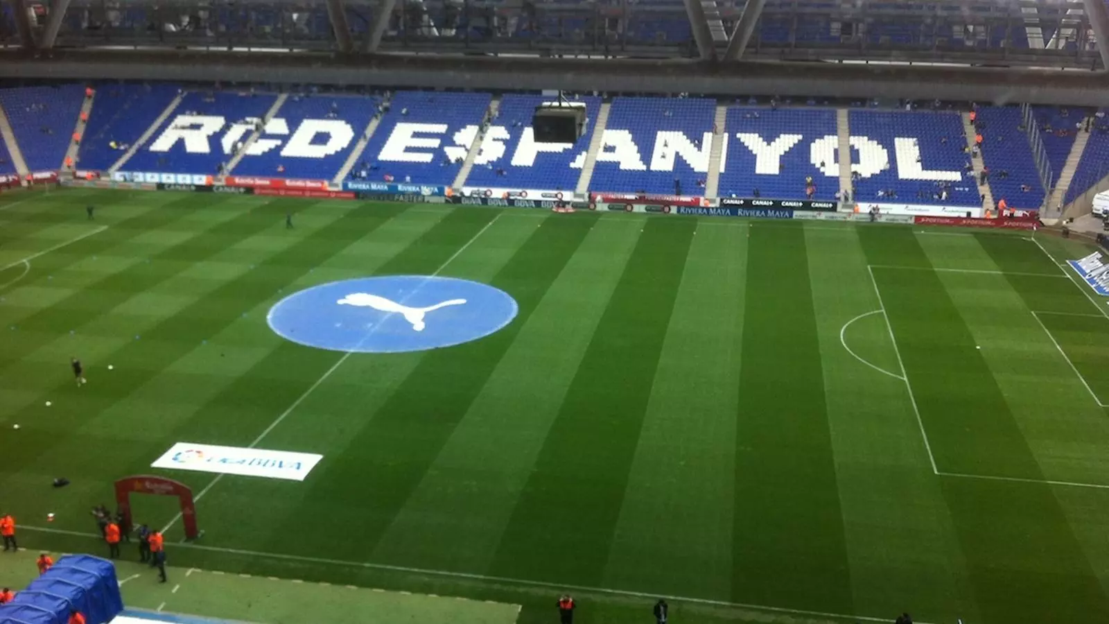 El Power8 Stadium, a punt per viure el derbi entre l'Espanyol i el Barça / TONI PADILLA