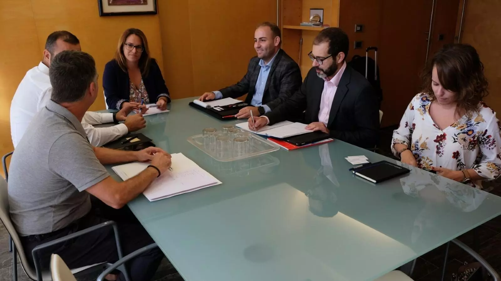 Responsables de Jet2 i del Consell s'han reunit per parlar del futur de les rutes que uneixen Menorca amb el Regne Unit.