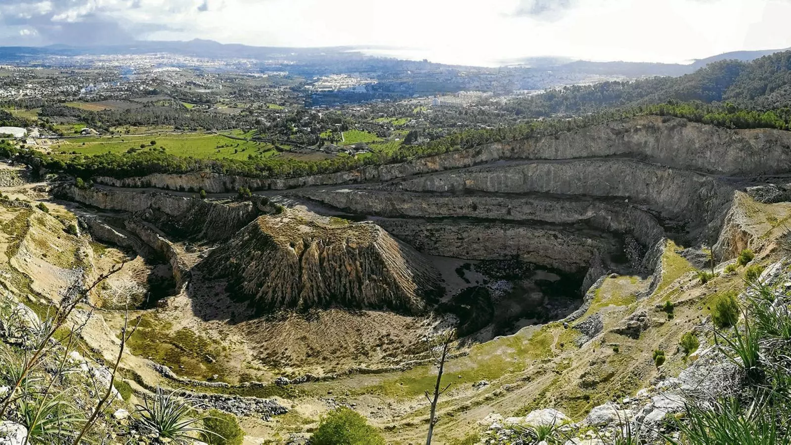 El negoci D’engolir
Muntanyes