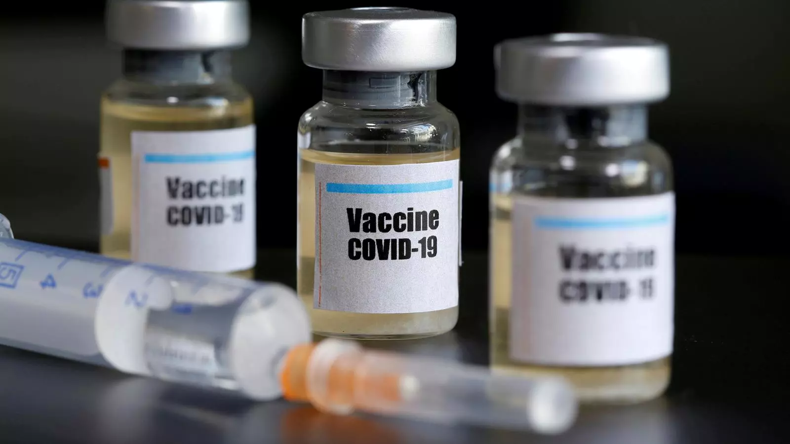 Acord europeu amb AstraZaneca per 400 milions de dosis de la futura vacuna del covid-19