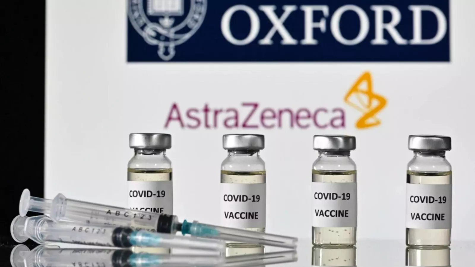 Rrepresentació de la vacuna d'Oxford i AstraZeneva