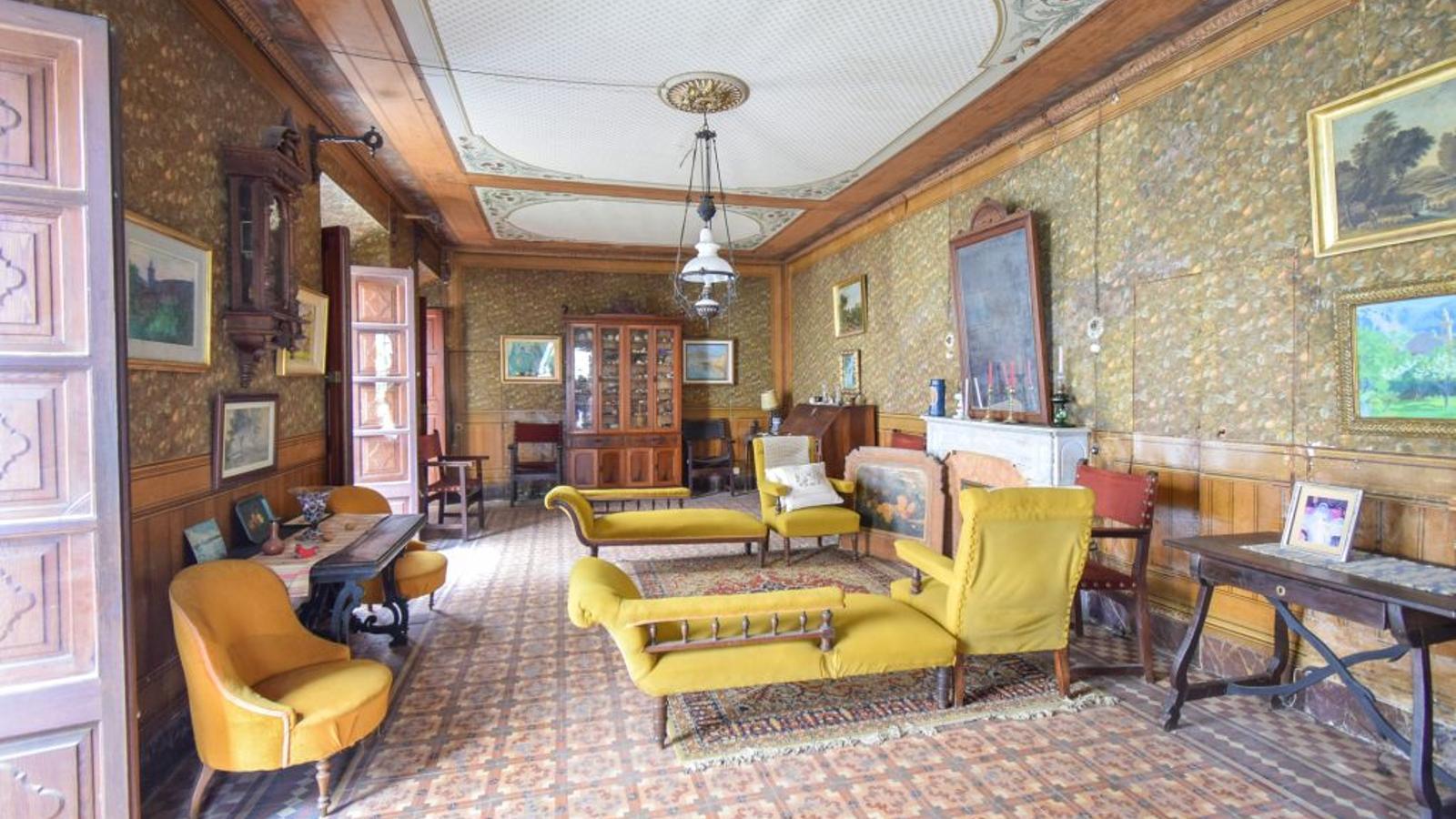 Sala principal de la casa del poeta en venda