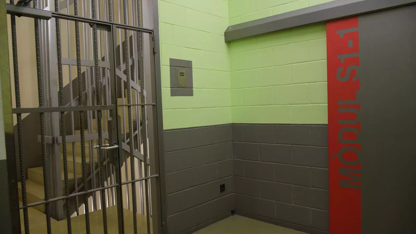 L'entrada a un dels mòduls del centre penitenciari de la Comella.