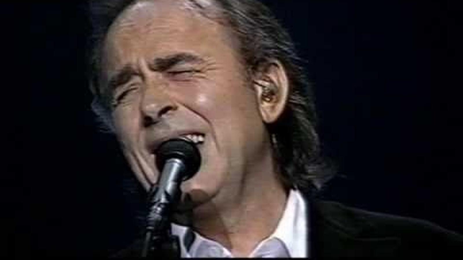 Joan Manuel Serrat canta 'Herido de amor'