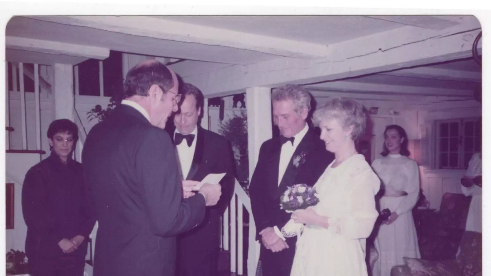 Paul Newman i Joanne Woodward renovant els vots.