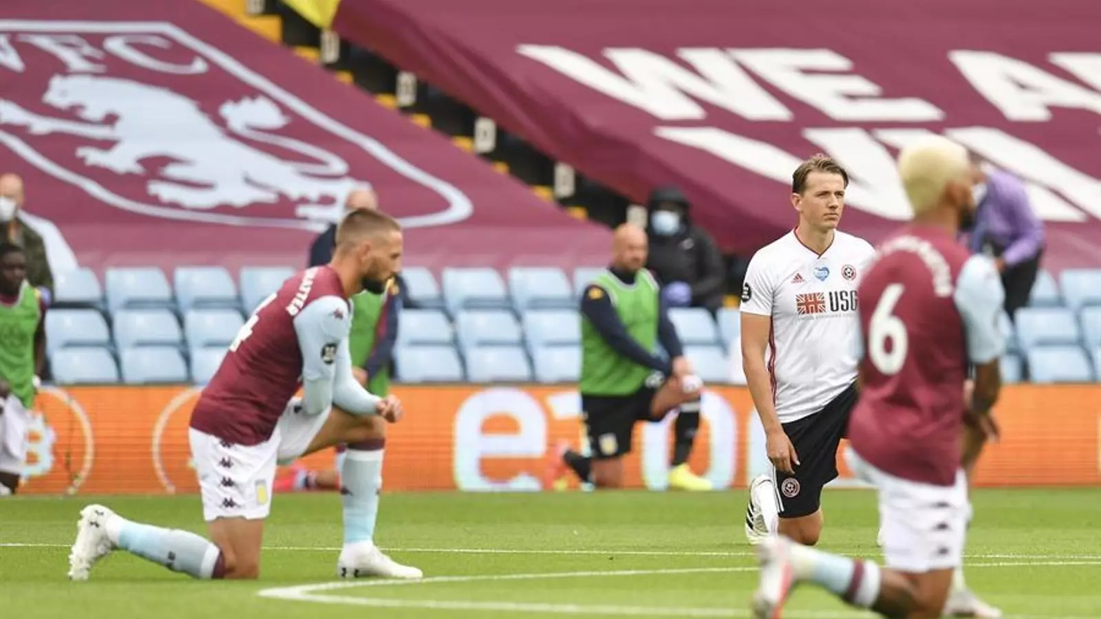 La Premier League torna amb els jugadors fent un pas endavant per lluitar contra el racisme
