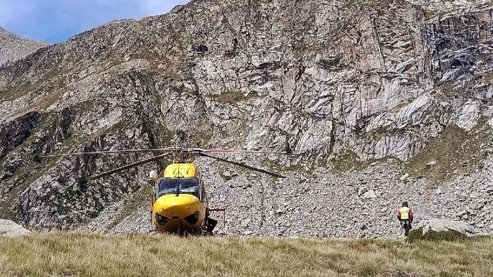 An image of the rescue by Firefighters in the Besiberri Sud area.