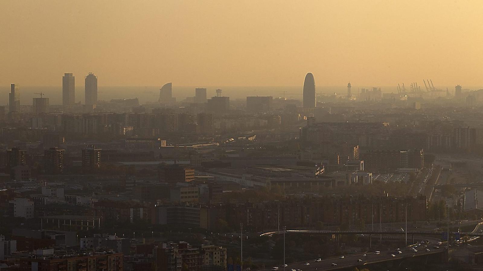 Catalunya és la cinquena comunitat amb més diferència entre el que emet i el límit permès.