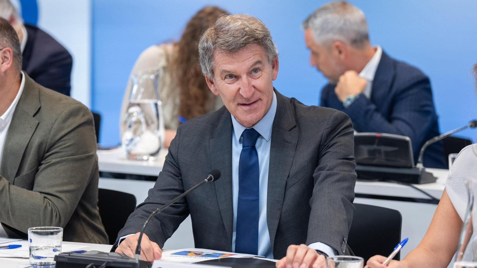 PP leader Alberto Núñez Feijóo at his first national executive committee meeting after the party congress.