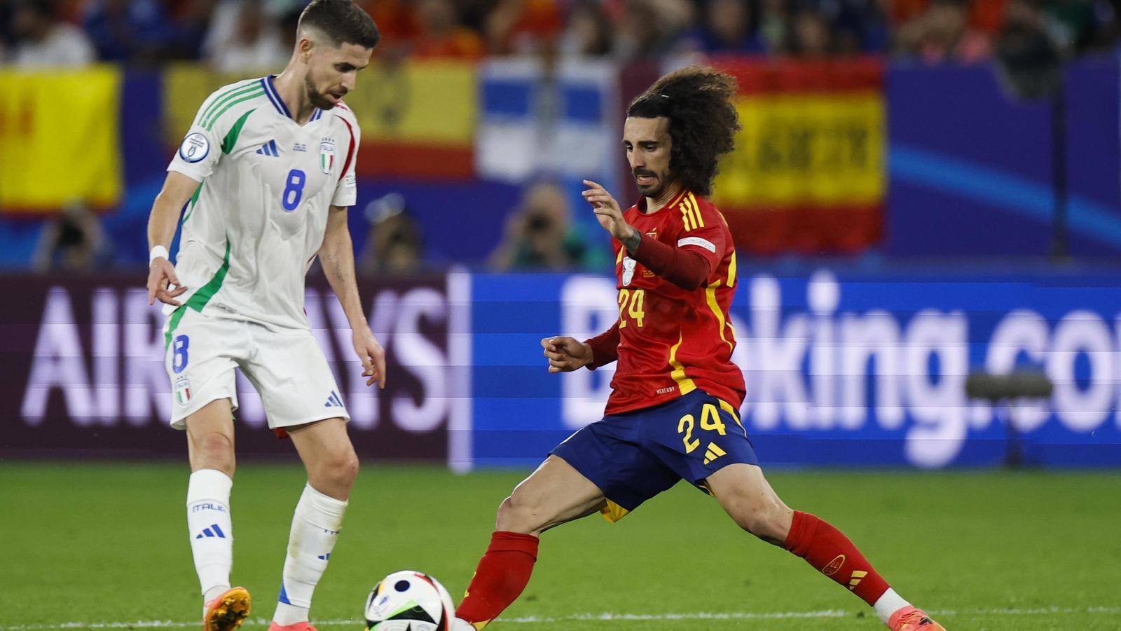 Marc Cucurella, with long hair, fighting with Jorginho.