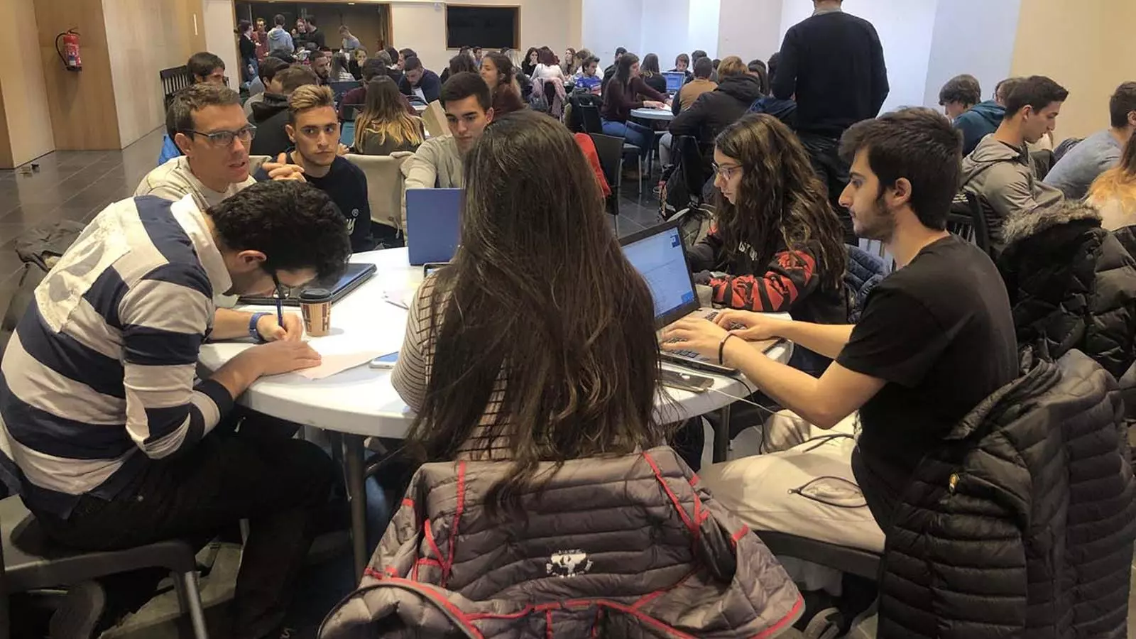 Alumnes en una de les edicions del projecte Tàndem.
