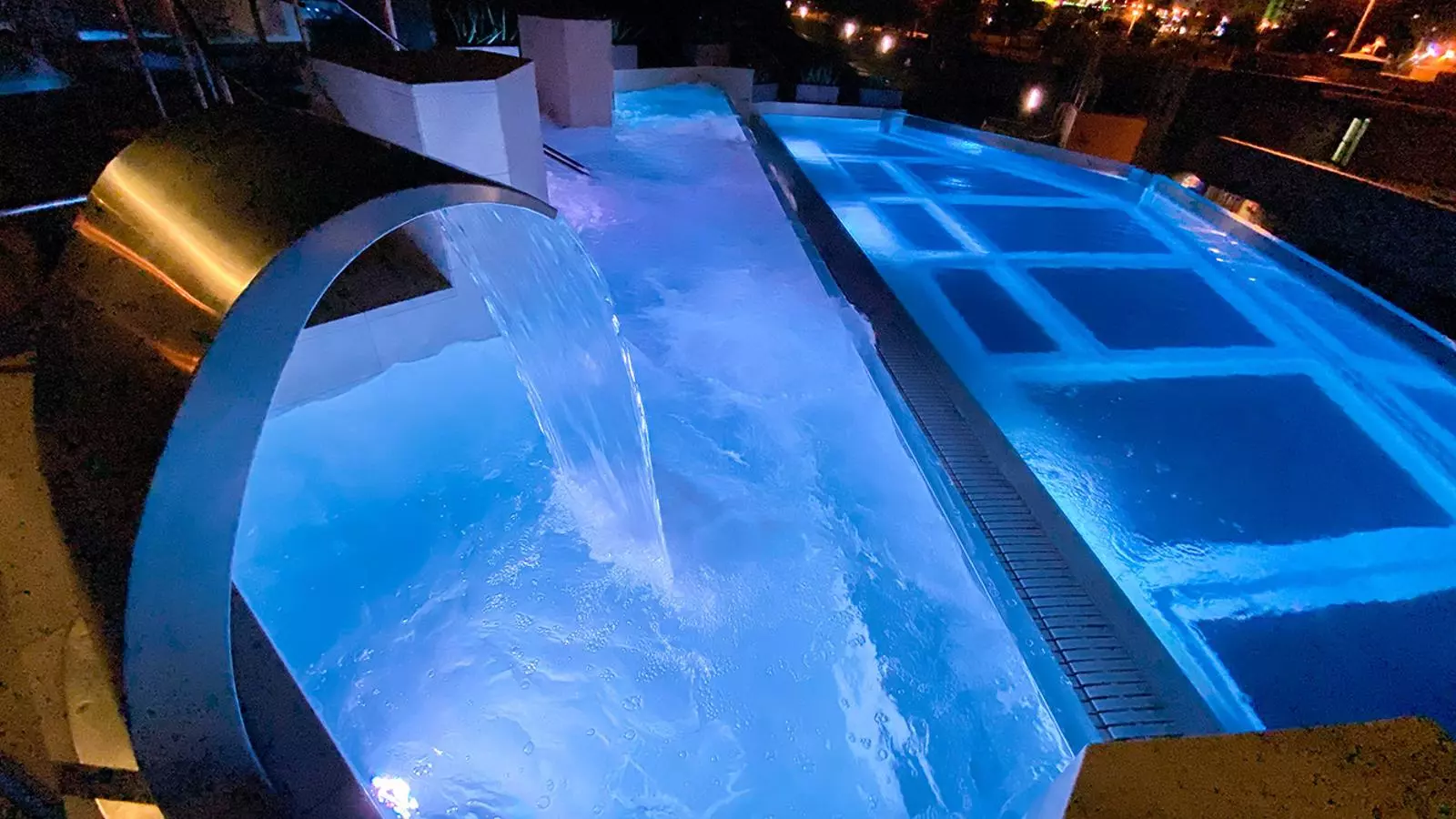 La nova piscina panoràmica. / CALDEA