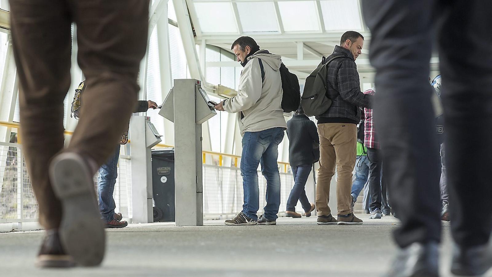 El control de presència és una pràctica més estesa en grans empreses i més laxa en pimes i microempreses.
