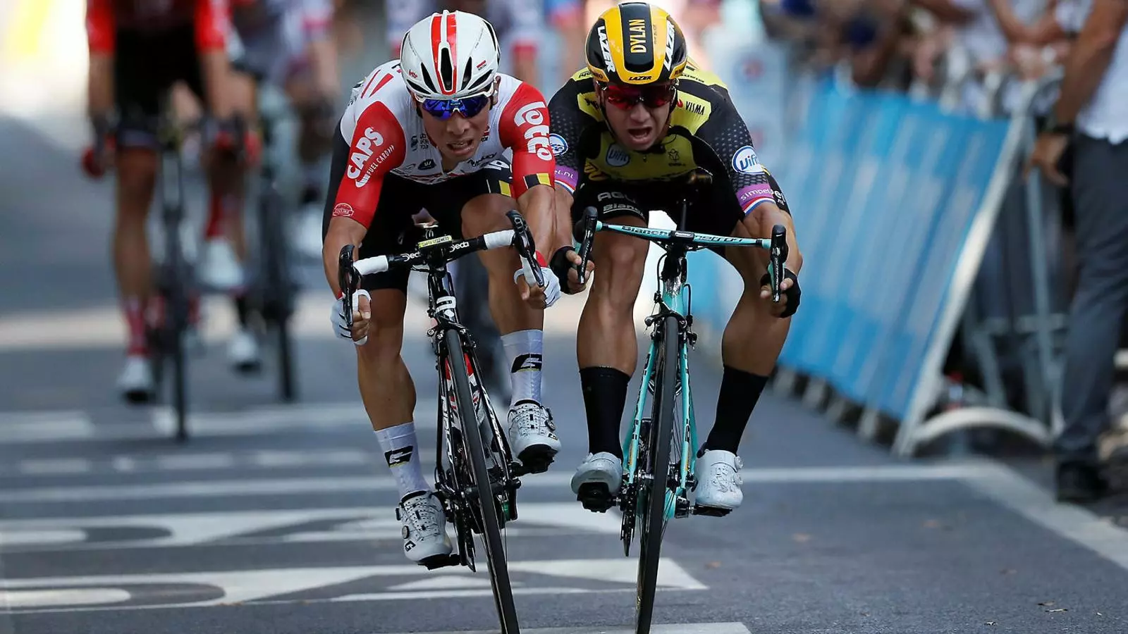 Caleb Ewan (a l’esquerra), guanyador de l’etapa d’ahir.