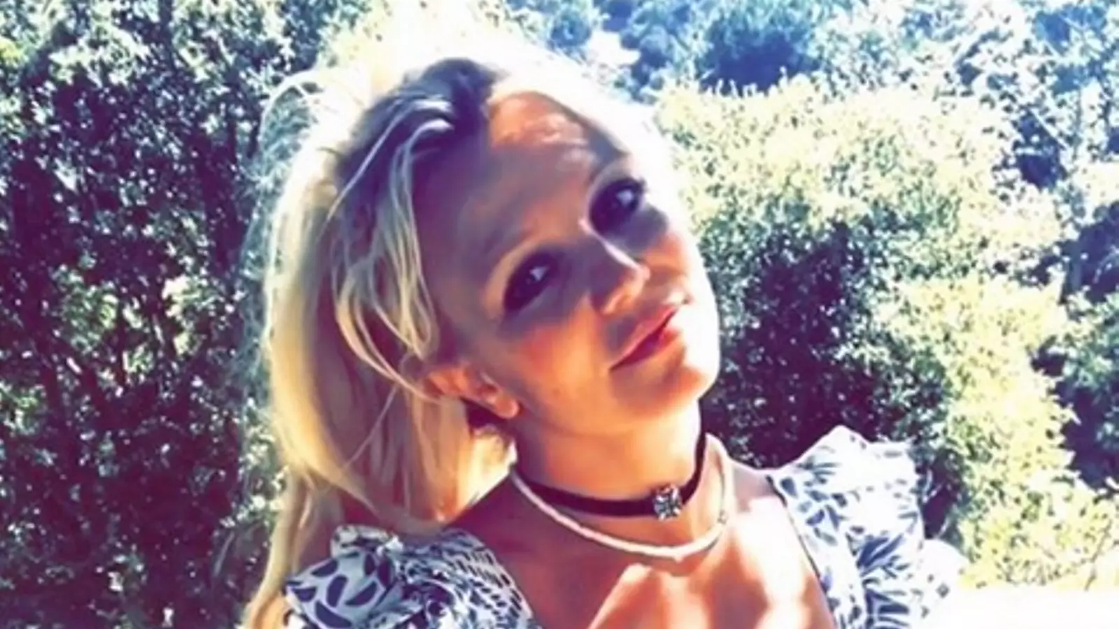 Britney Spears en una de las habituales fotos a su jardín que cuelga a Instagram